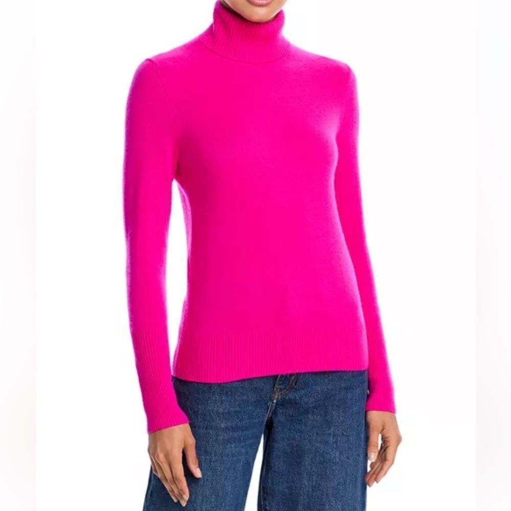 100% Cashmere Bloomingdale’s Bright Pink Turtleneck Sweater (S)
